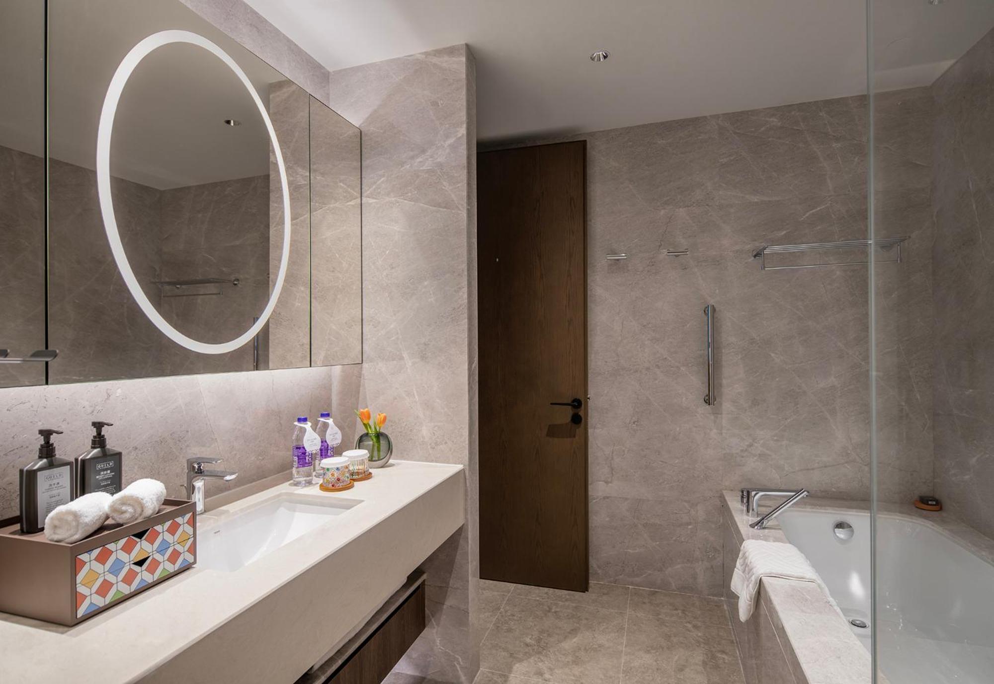 Yuexiu Hotel Guangzhou, Curio Collection By Hilton Dış mekan fotoğraf